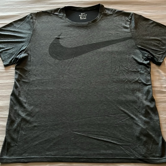 Nike Men’s DRI-FIT XXL Gray Tshirt - Picture 2 of 2